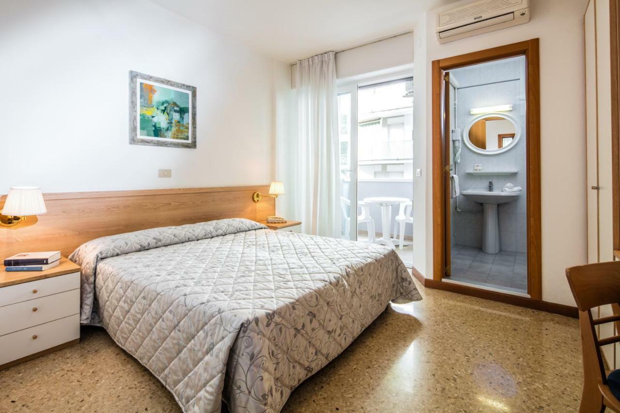 Meublè Zenith Hotel